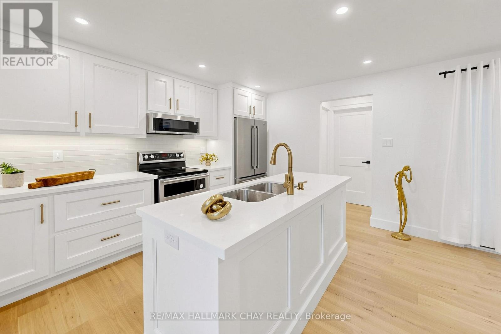 202 Cherry Street, Clearview, Ontario  L0M 1S0 - Photo 9 - S13463998