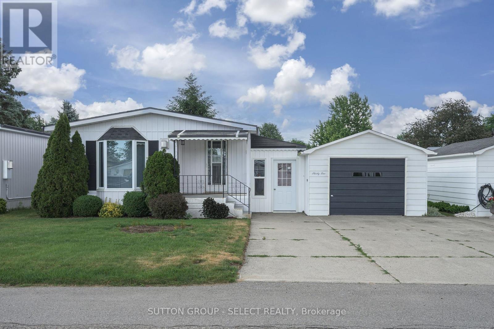 32 MILLER STREET, Strathroy-Caradoc, Ontario