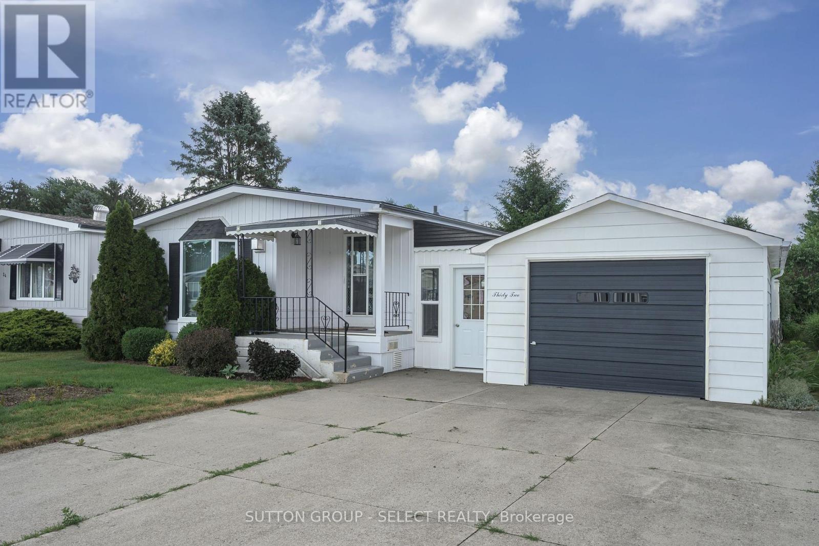 32 Miller Street, Strathroy-Caradoc, Ontario  N7G 3K8 - Photo 2 - X13464106