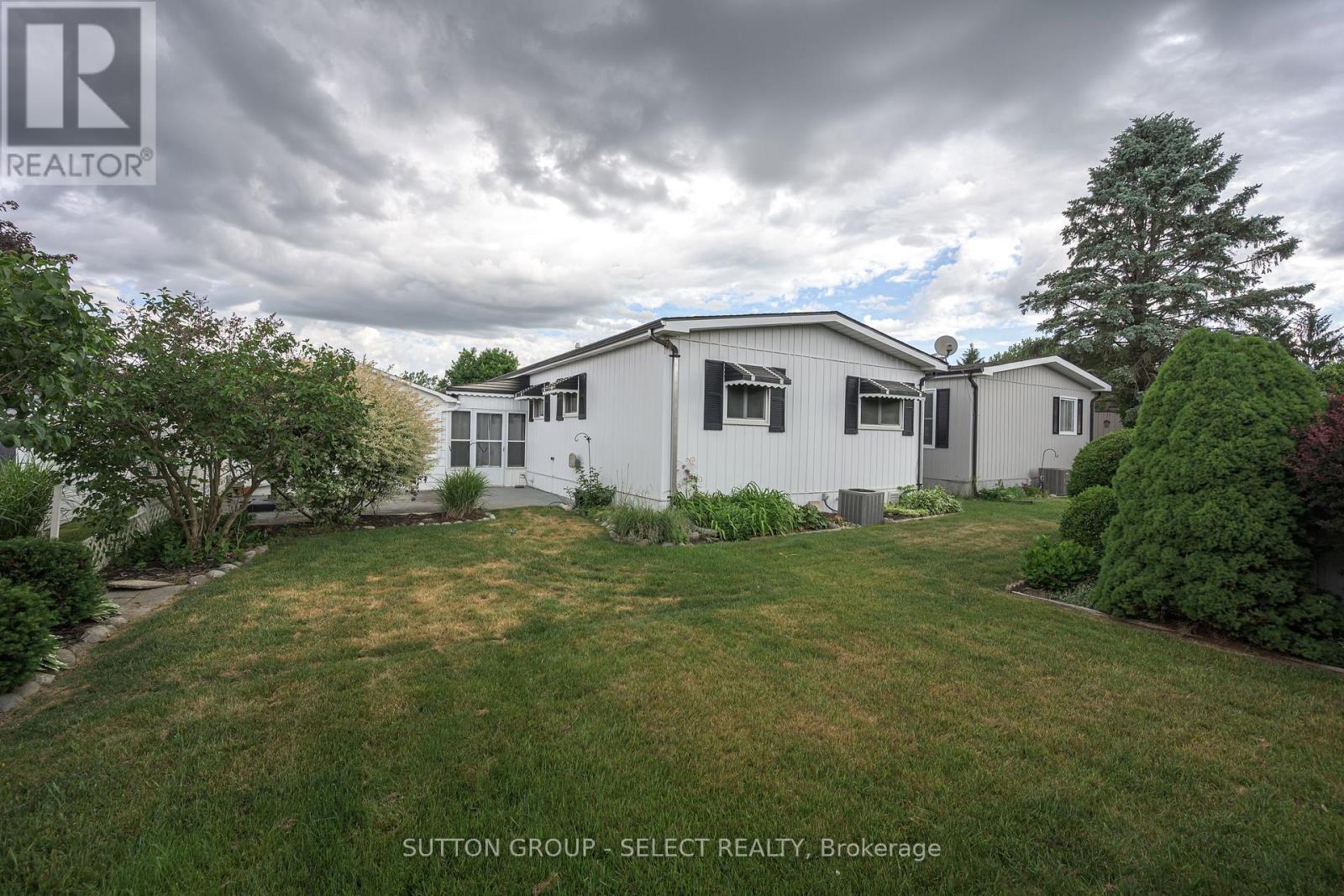 32 Miller Street, Strathroy-Caradoc, Ontario  N7G 3K8 - Photo 5 - X13464106