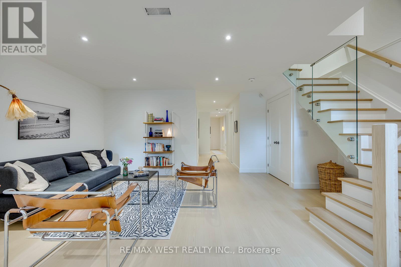 80 Rockwell Avenue, Toronto, Ontario  M6N 1N8 - Photo 18 - W13463762