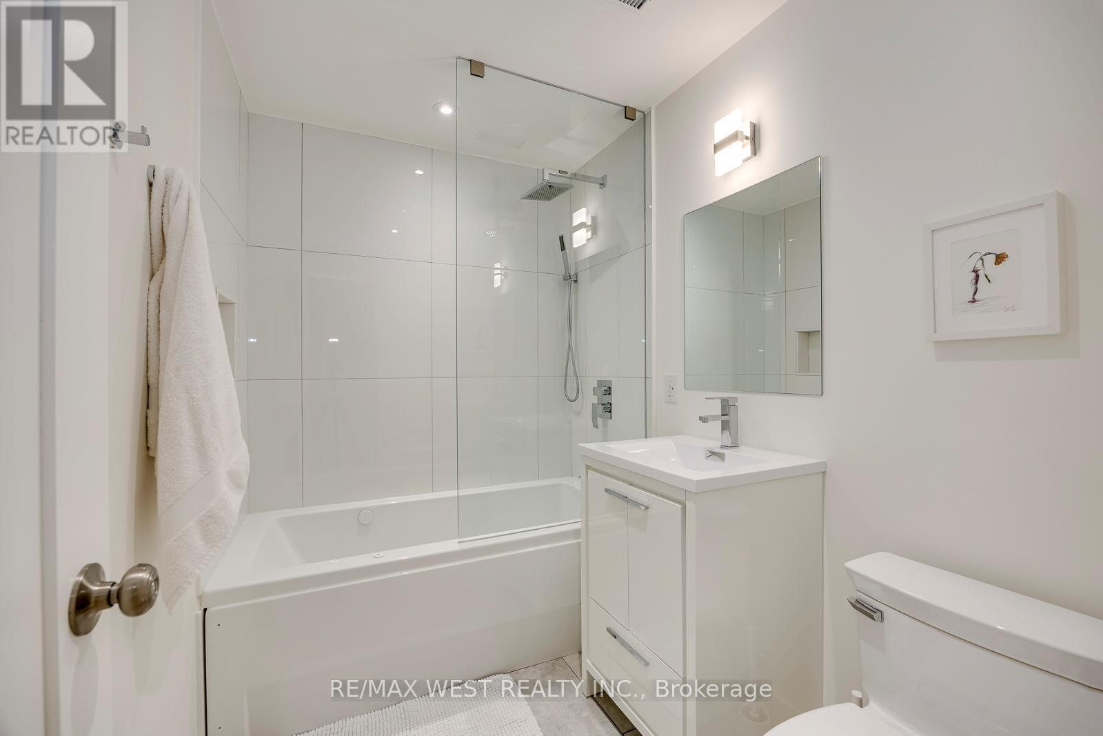 80 Rockwell Avenue, Toronto, Ontario  M6N 1N8 - Photo 21 - W13463762