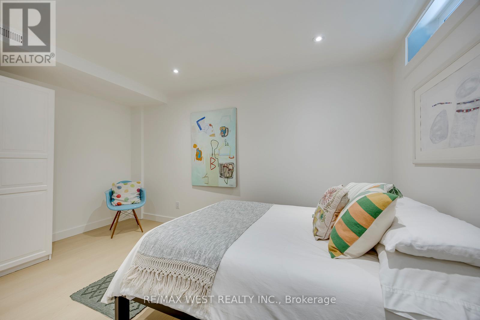 80 Rockwell Avenue, Toronto, Ontario  M6N 1N8 - Photo 24 - W13463762