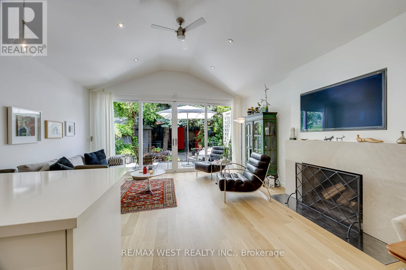 80 Rockwell Avenue, Toronto, Ontario  M6N 1N8 - Photo 4 - W13463762