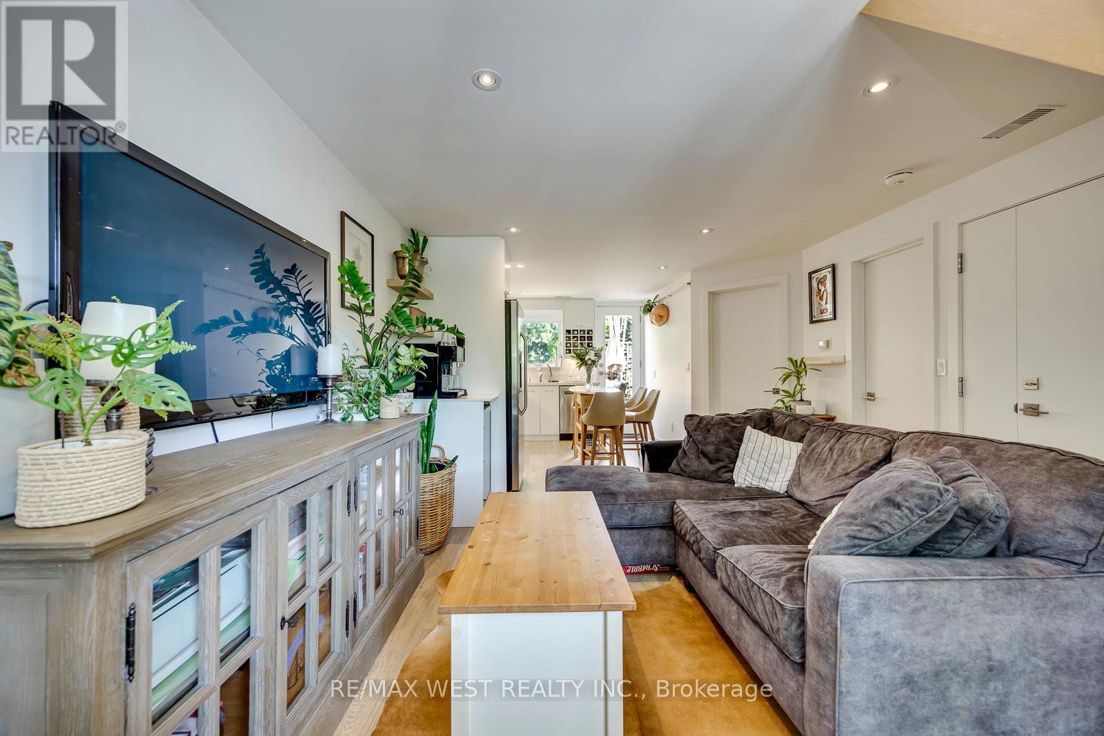 80 Rockwell Avenue, Toronto, Ontario  M6N 1N8 - Photo 41 - W13463762