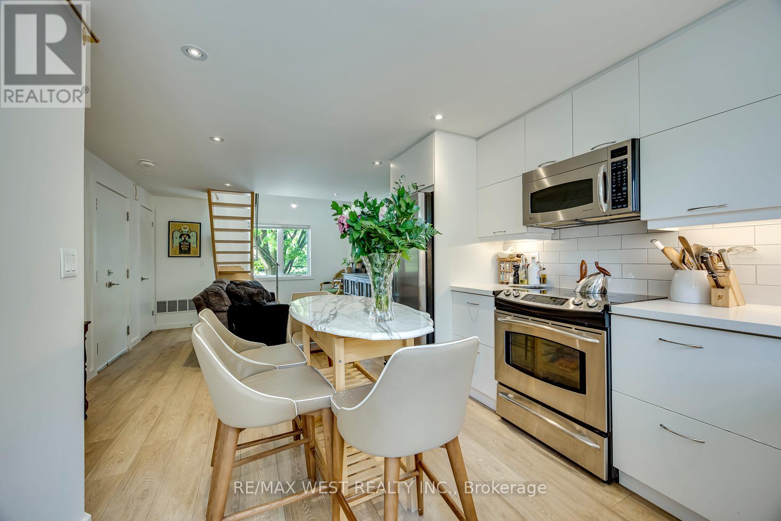 80 Rockwell Avenue, Toronto, Ontario  M6N 1N8 - Photo 43 - W13463762