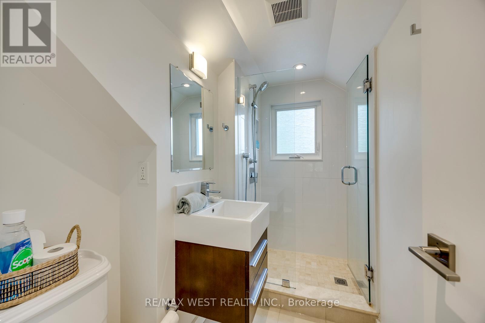 80 Rockwell Avenue, Toronto, Ontario  M6N 1N8 - Photo 50 - W13463762