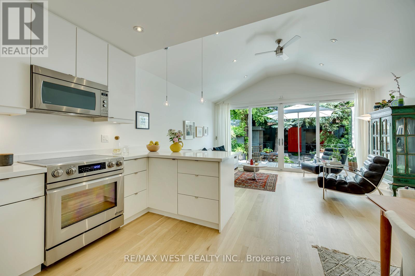 80 Rockwell Avenue, Toronto, Ontario  M6N 1N8 - Photo 8 - W13463762