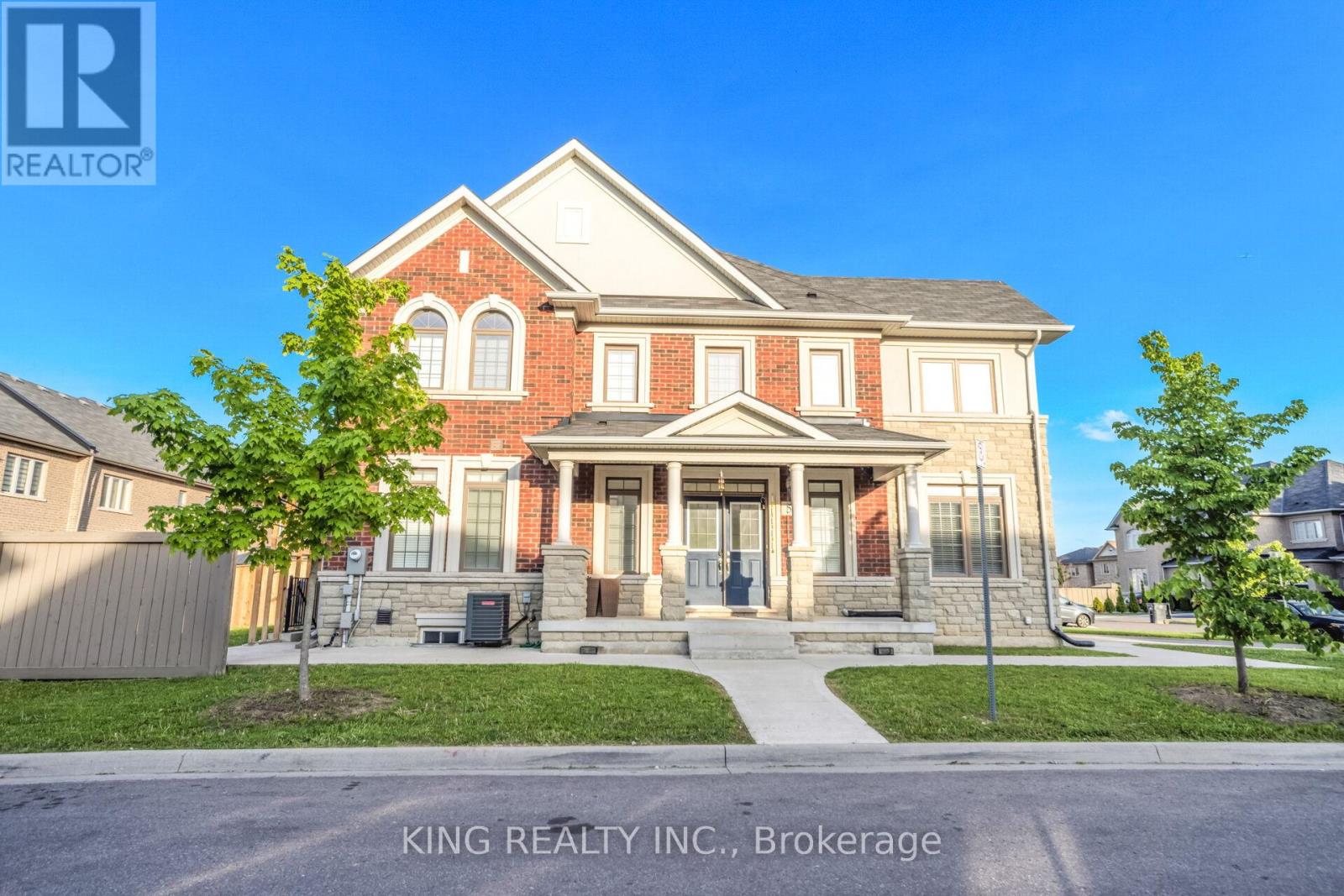 5 Loomis Road, Brampton, Ontario  L7A 4X9 - Photo 3 - W13463768