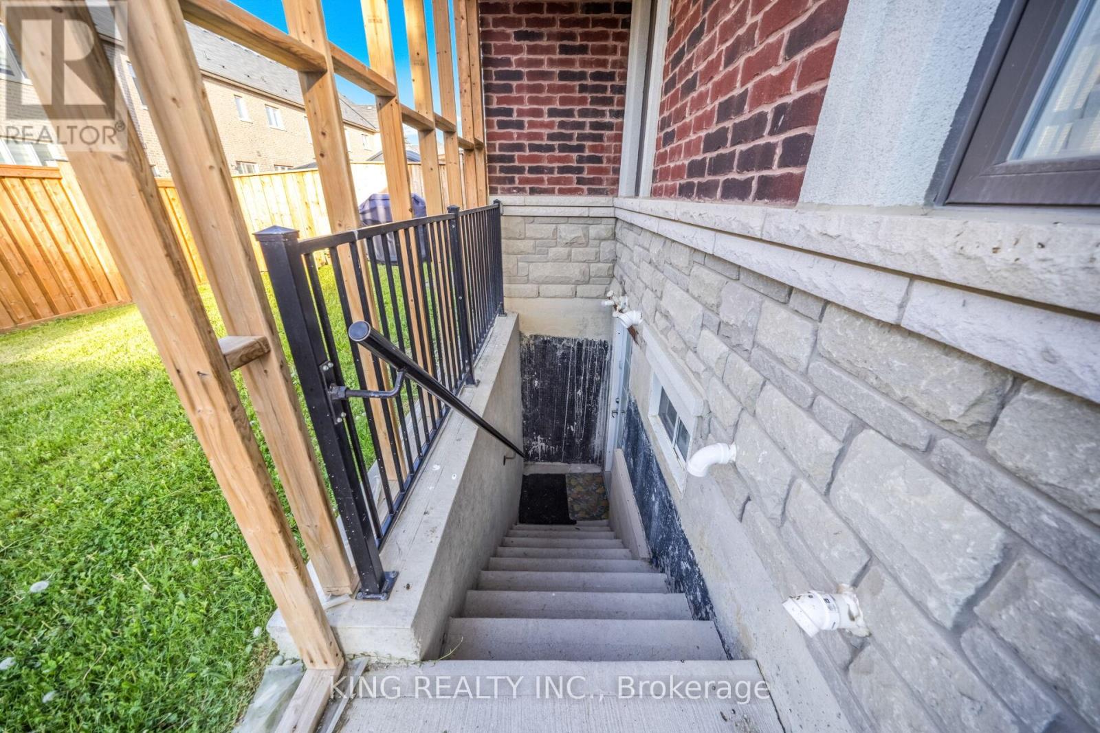 5 Loomis Road, Brampton, Ontario  L7A 4X9 - Photo 34 - W13463768