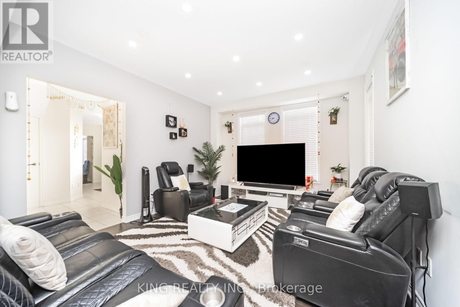 5 Loomis Road, Brampton, Ontario  L7A 4X9 - Photo 9 - W13463768