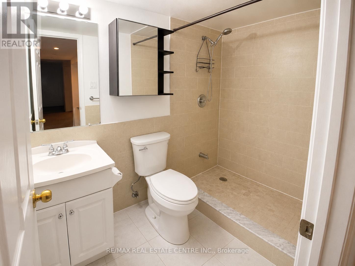 4397 Guildwood Way, Mississauga, Ontario  L5R 2A9 - Photo 11 - W13463778