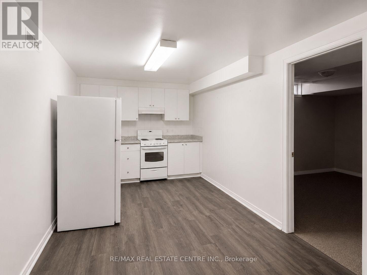 4397 Guildwood Way, Mississauga, Ontario  L5R 2A9 - Photo 6 - W13463778