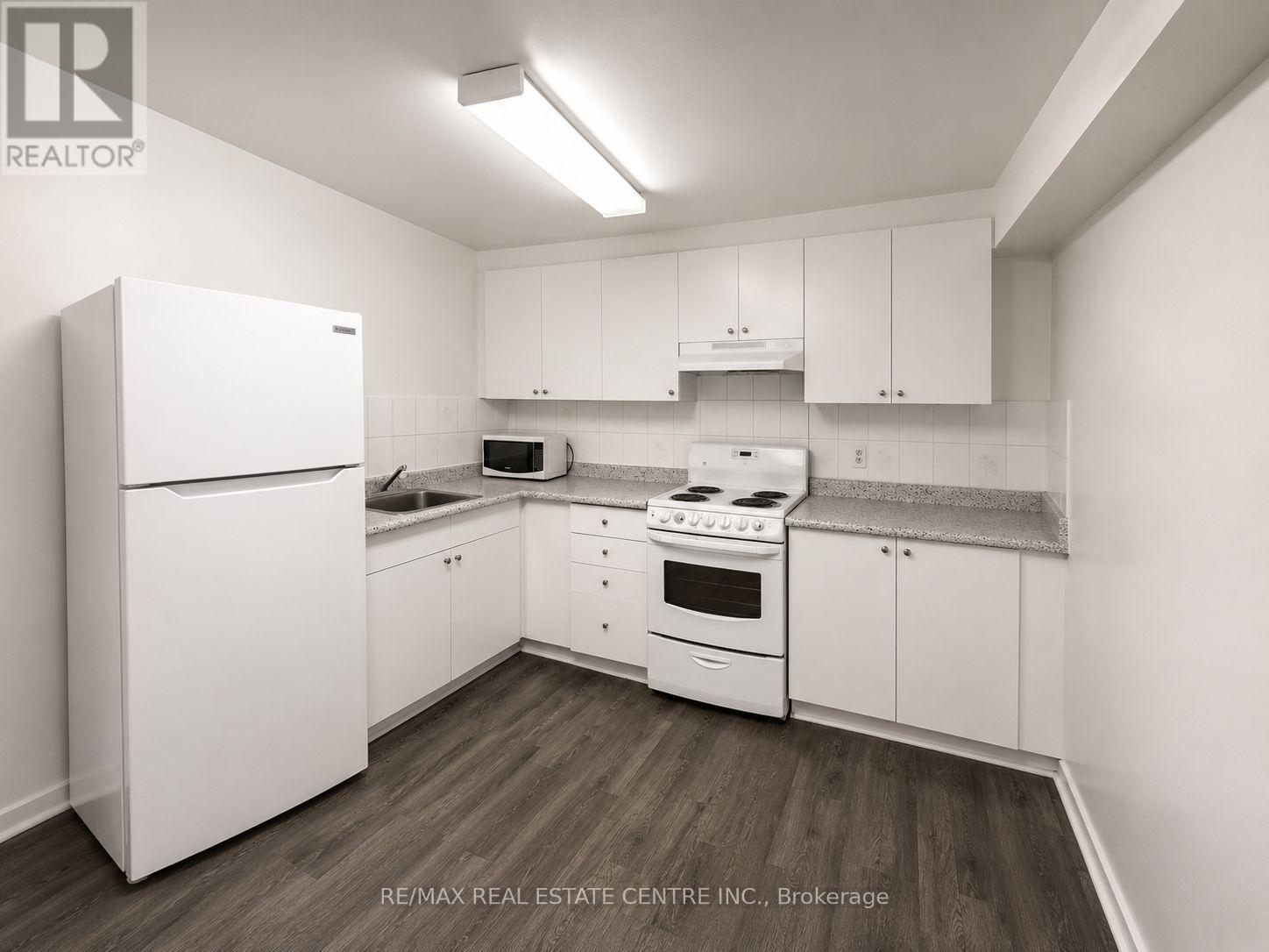 4397 Guildwood Way, Mississauga, Ontario  L5R 2A9 - Photo 7 - W13463778