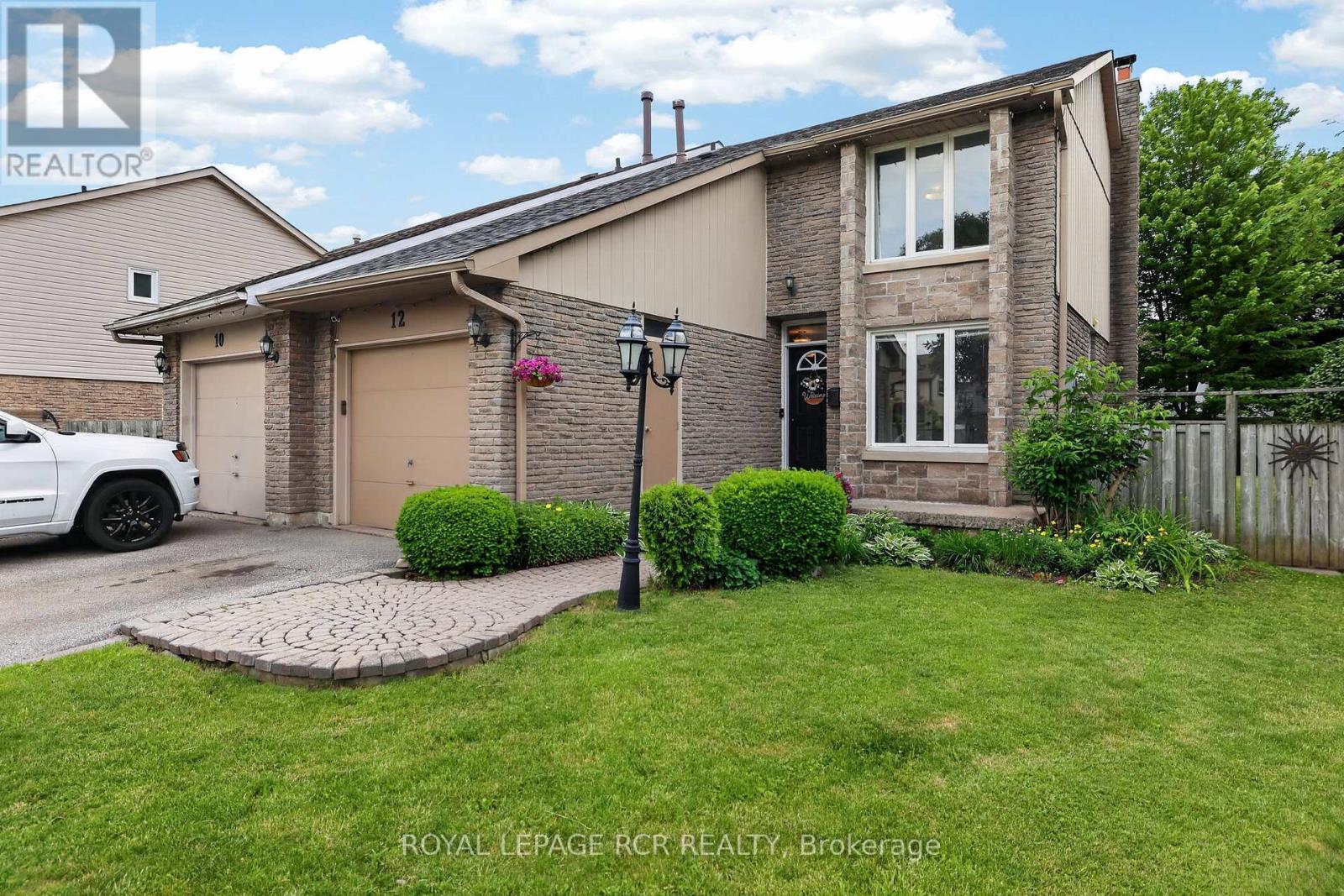 12 Macassa Court, Brampton, Ontario  L6Z 1B3 - Photo 2 - W13463782
