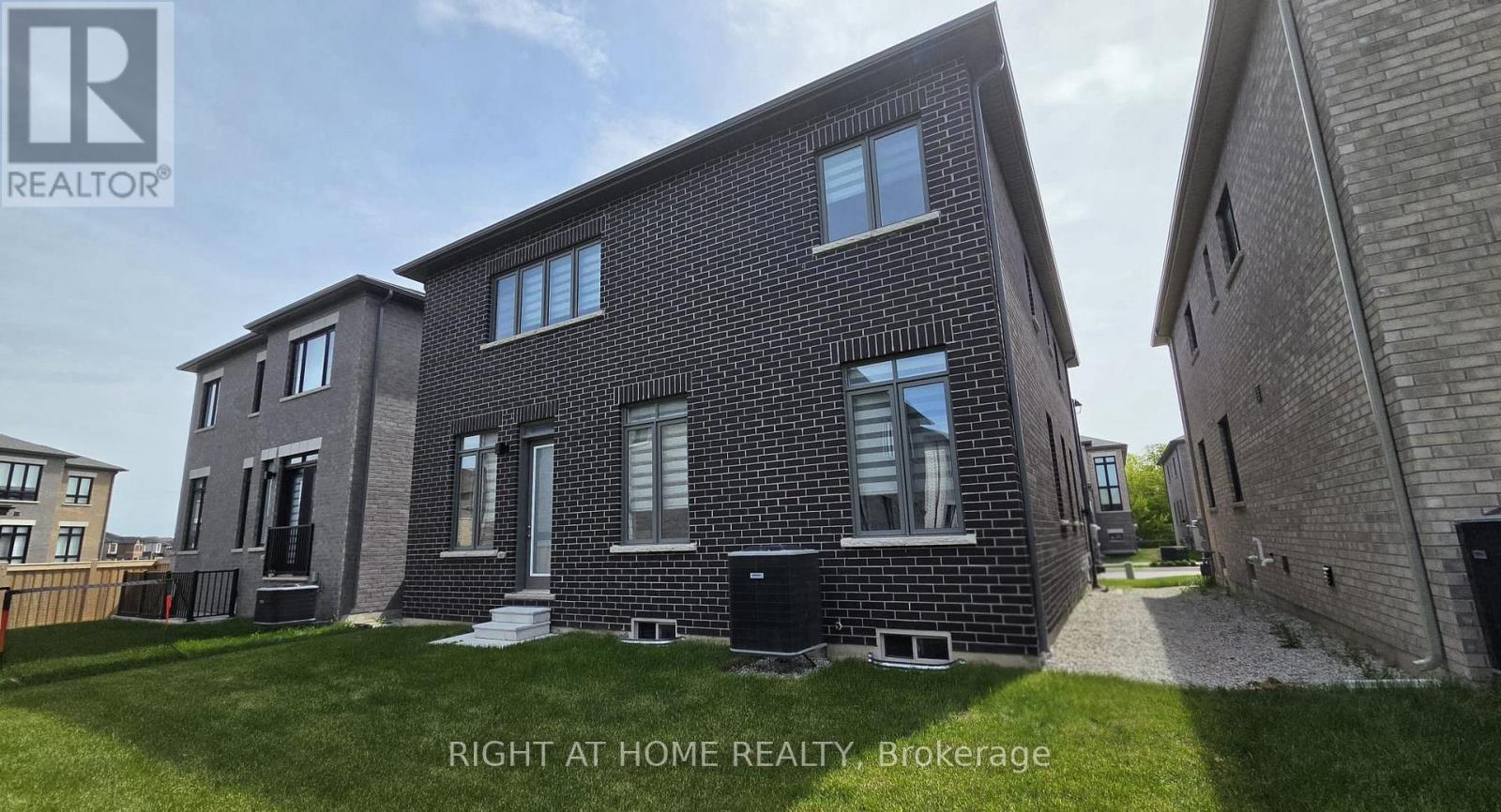816 Apple Terrace, Milton, Ontario  L9E 2C3 - Photo 4 - W13463842