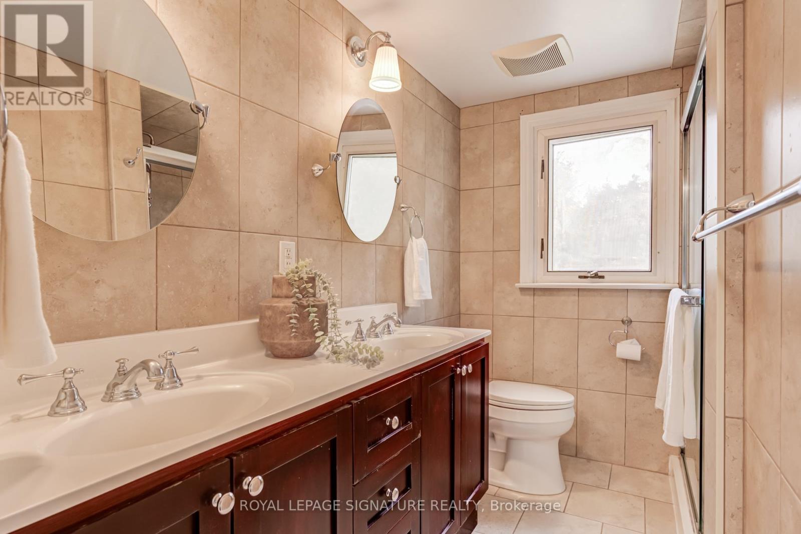 1472 Myron Drive, Mississauga, Ontario L5E 2N6 - Photo 23 - W13463856