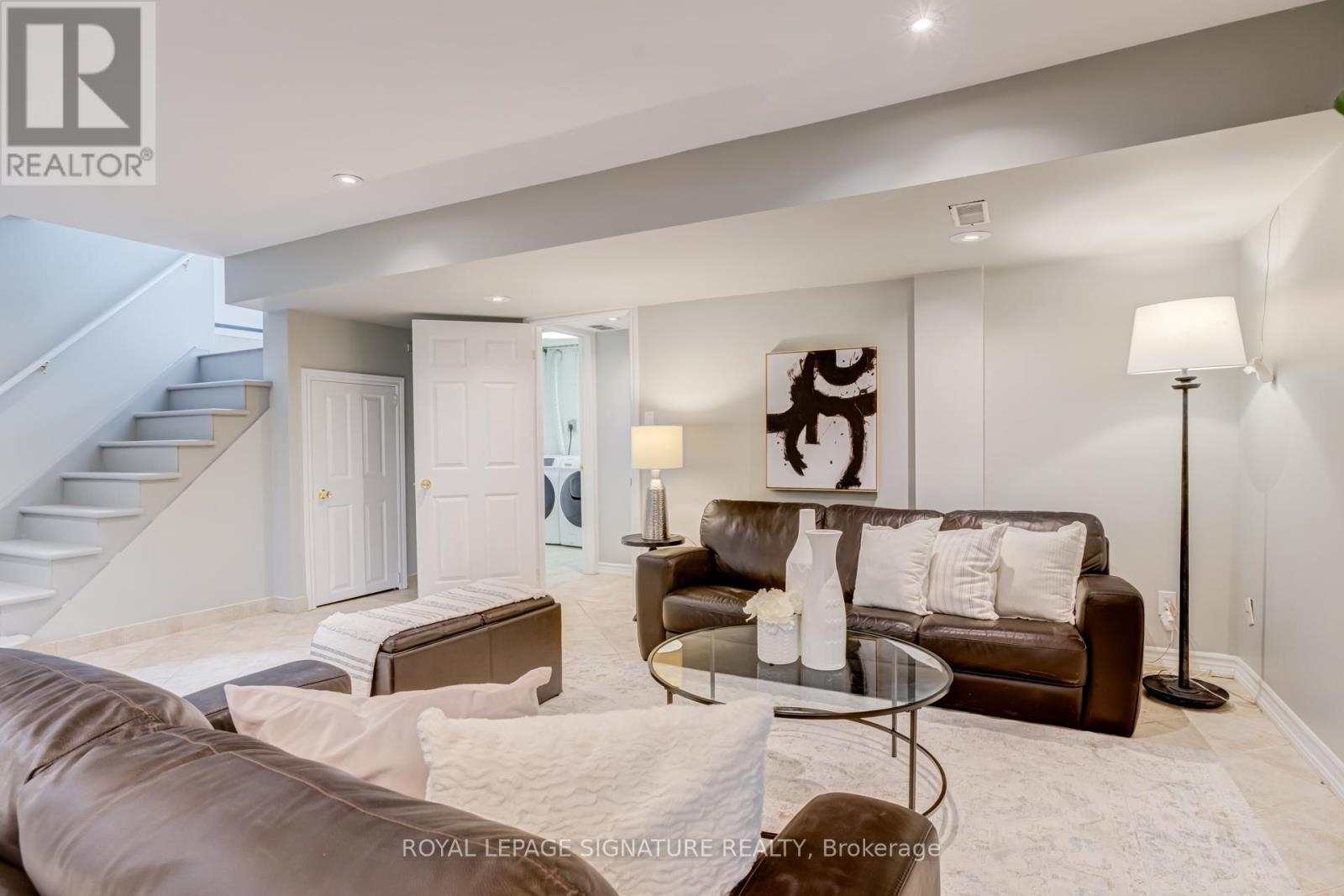 1472 Myron Drive, Mississauga, Ontario L5E 2N6 - Photo 26 - W13463856