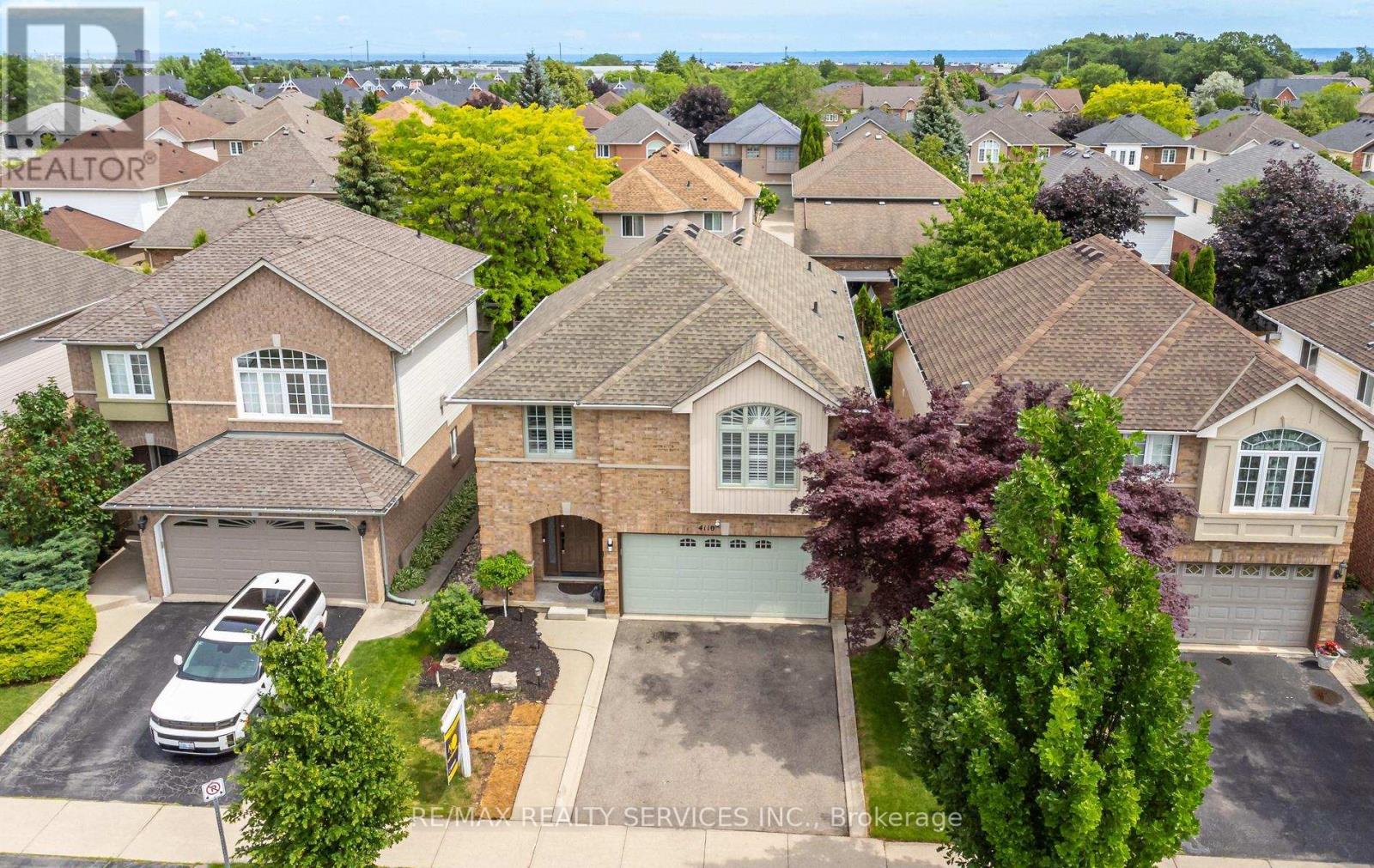 4110 Forest Run Avenue, Burlington, Ontario  L7M 4L7 - Photo 2 - W13463874