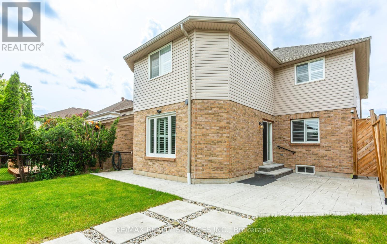 4110 Forest Run Avenue, Burlington, Ontario  L7M 4L7 - Photo 33 - W13463874