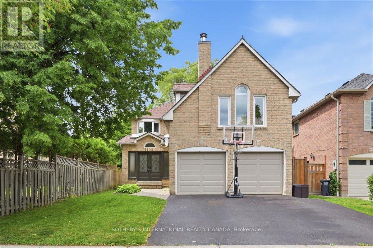 4104 Credit Pointe Drive, Mississauga, Ontario  L5M 3K6 - Photo 1 - W13463912