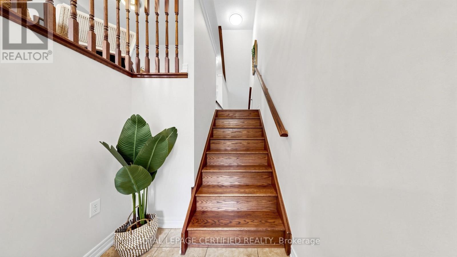 1380 Granrock Crescent, Mississauga, Ontario  L5V 0E1 - Photo 4 - W13463990
