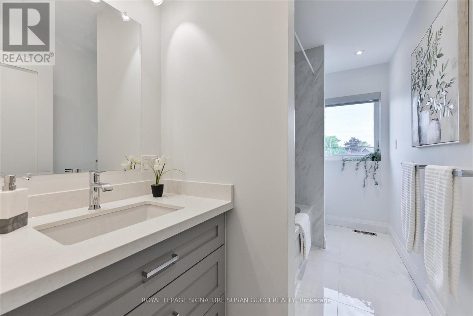 475 Donlands Avenue, Toronto, Ontario  M4J 3S4 - Photo 28 - E13458922
