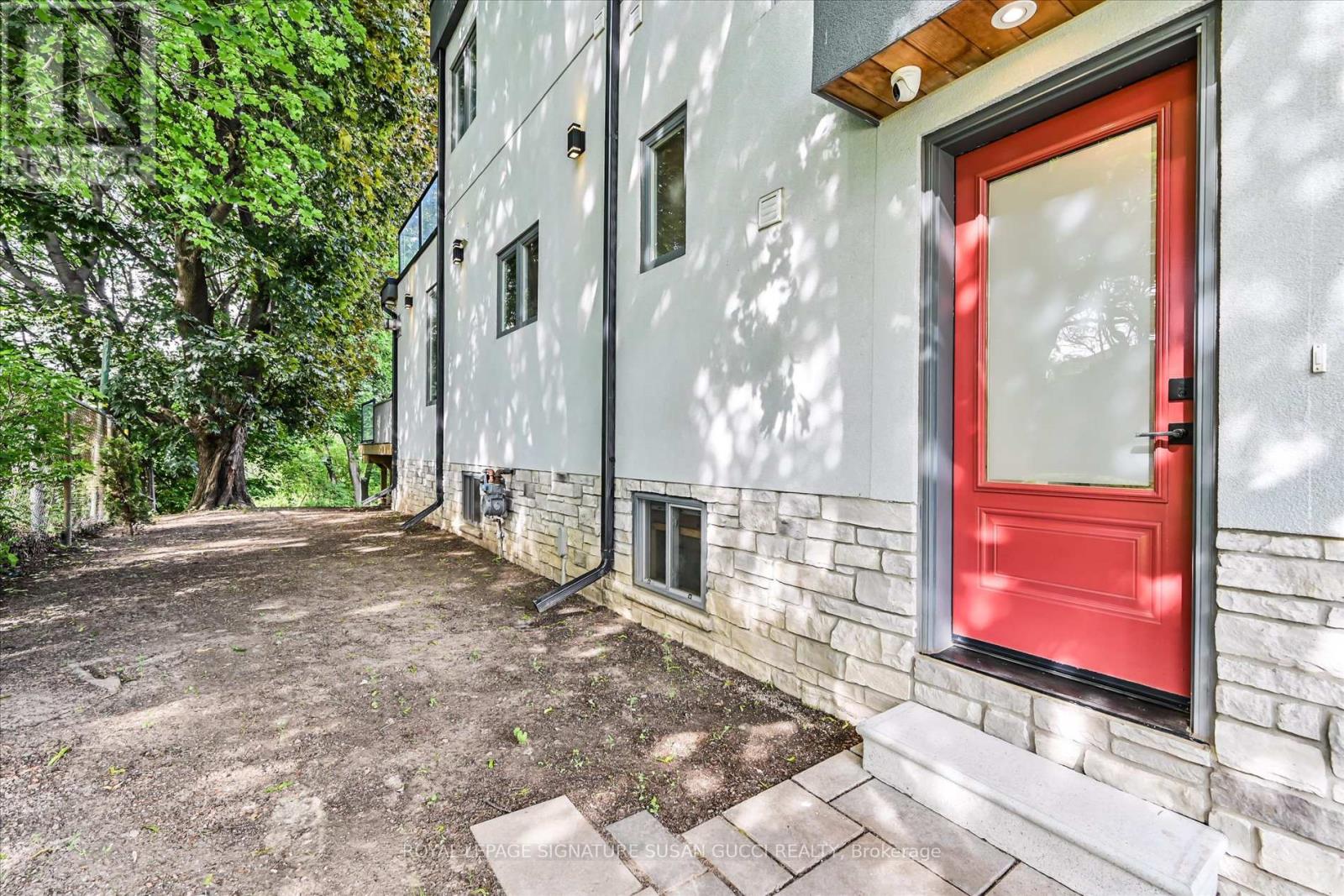 475 Donlands Avenue, Toronto, Ontario  M4J 3S4 - Photo 32 - E13458922