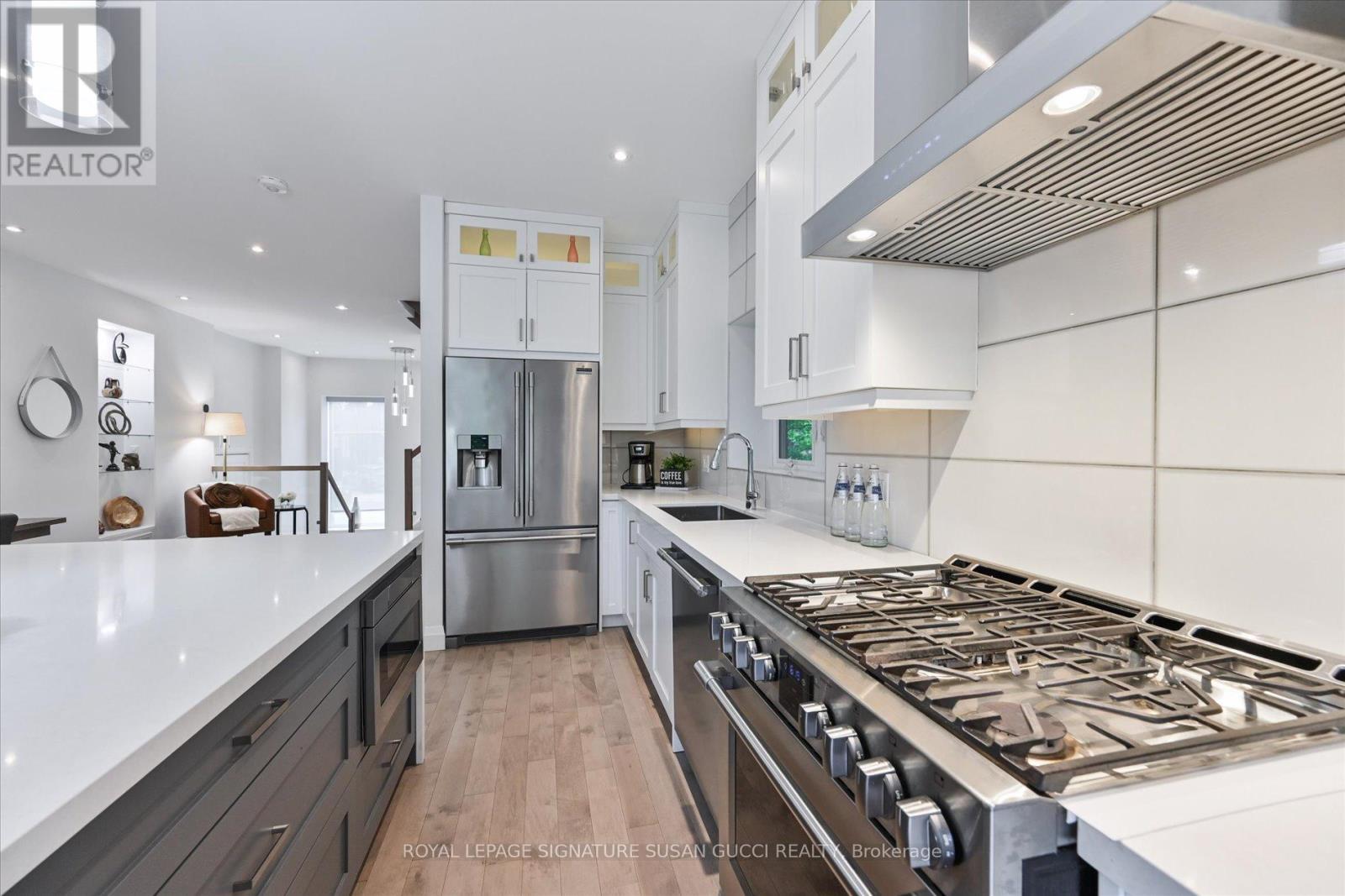 475 Donlands Avenue, Toronto, Ontario  M4J 3S4 - Photo 14 - E13458922