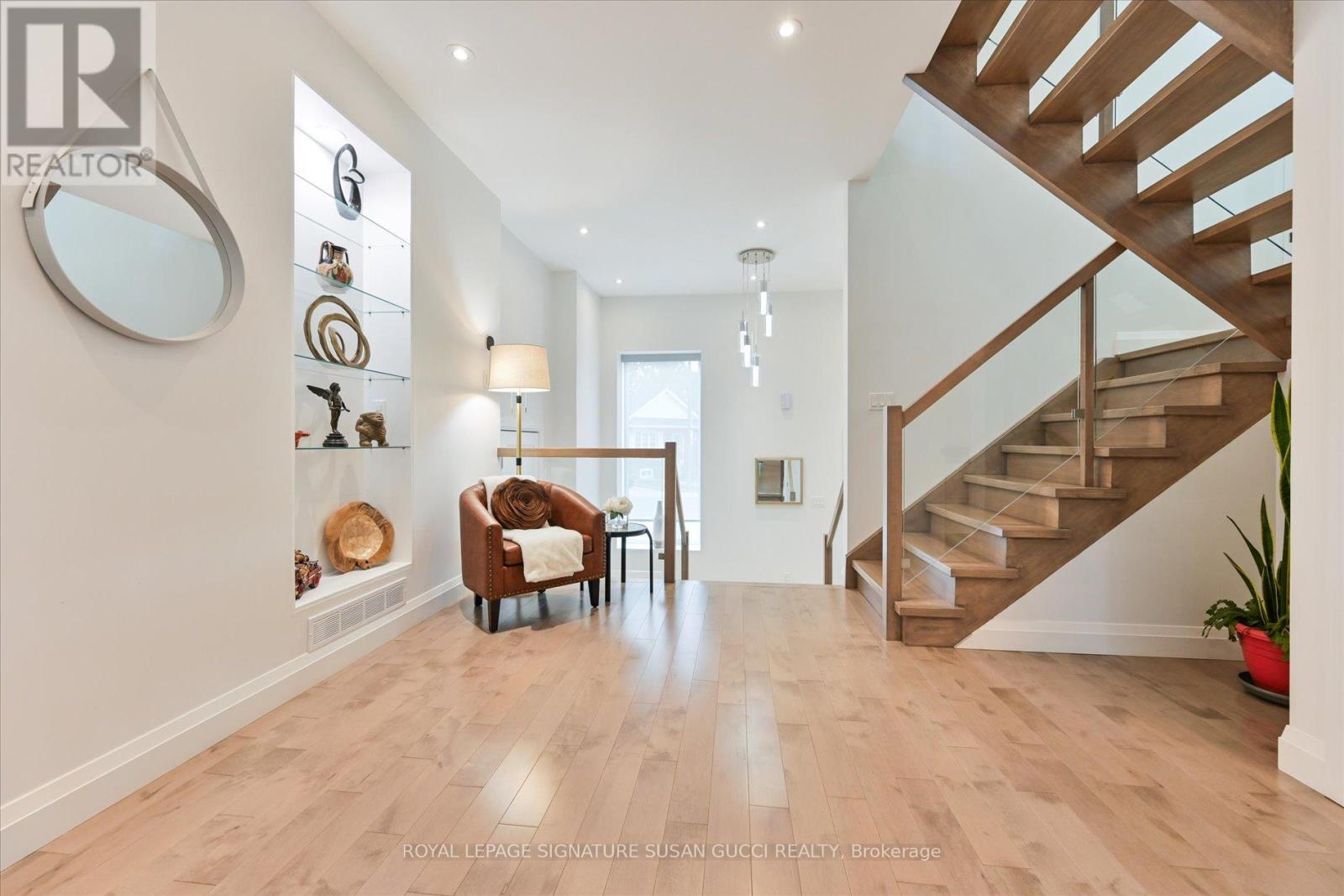 475 Donlands Avenue, Toronto, Ontario  M4J 3S4 - Photo 7 - E13458922