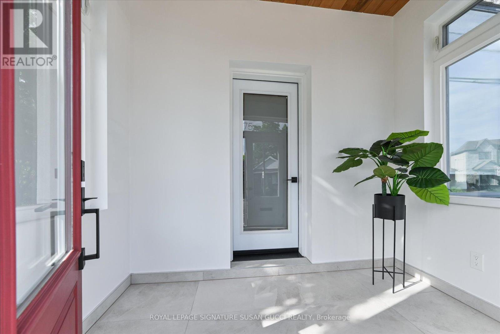 475 Donlands Avenue, Toronto, Ontario  M4J 3S4 - Photo 3 - E13458922