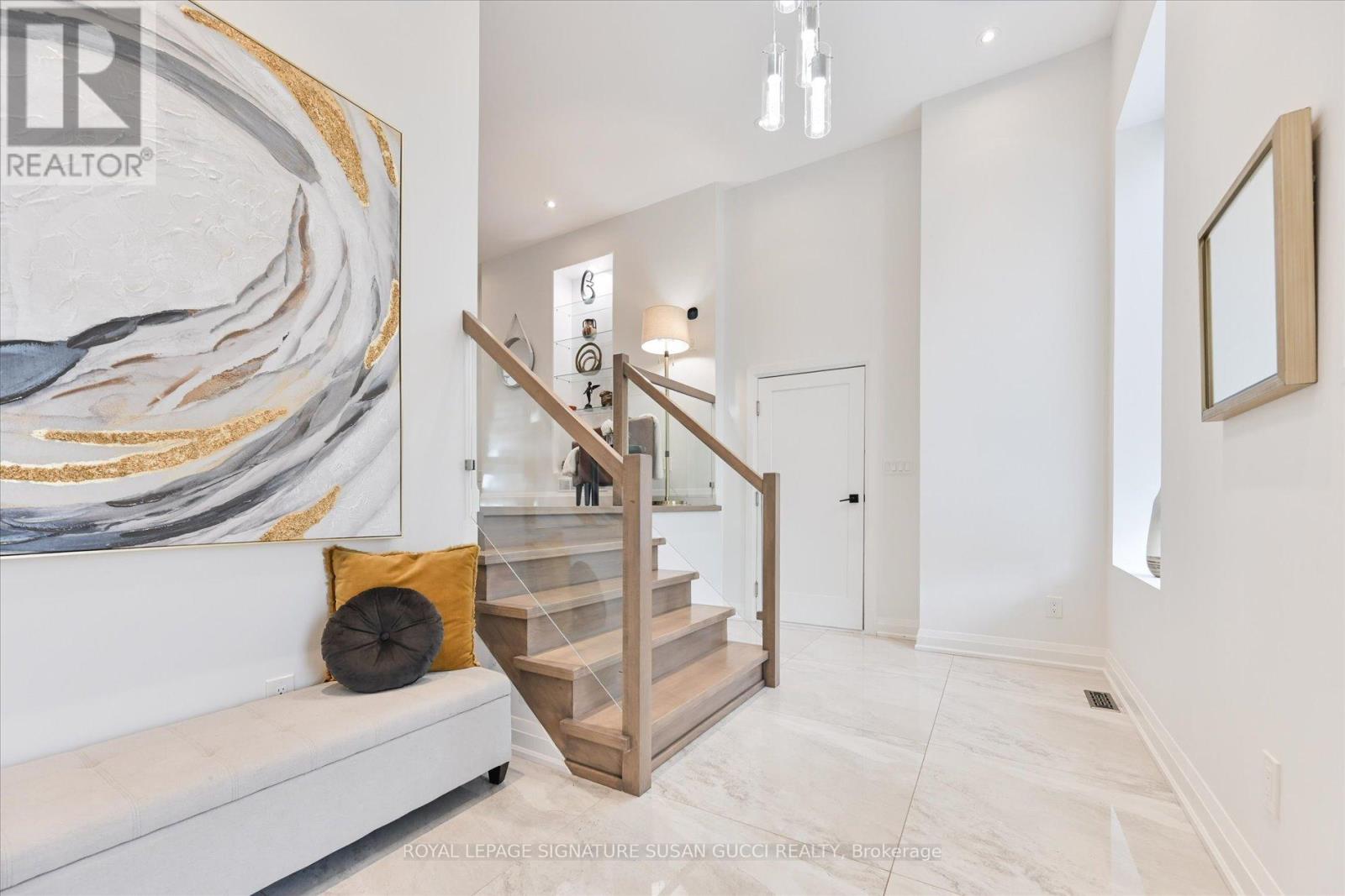 475 Donlands Avenue, Toronto, Ontario  M4J 3S4 - Photo 4 - E13458922