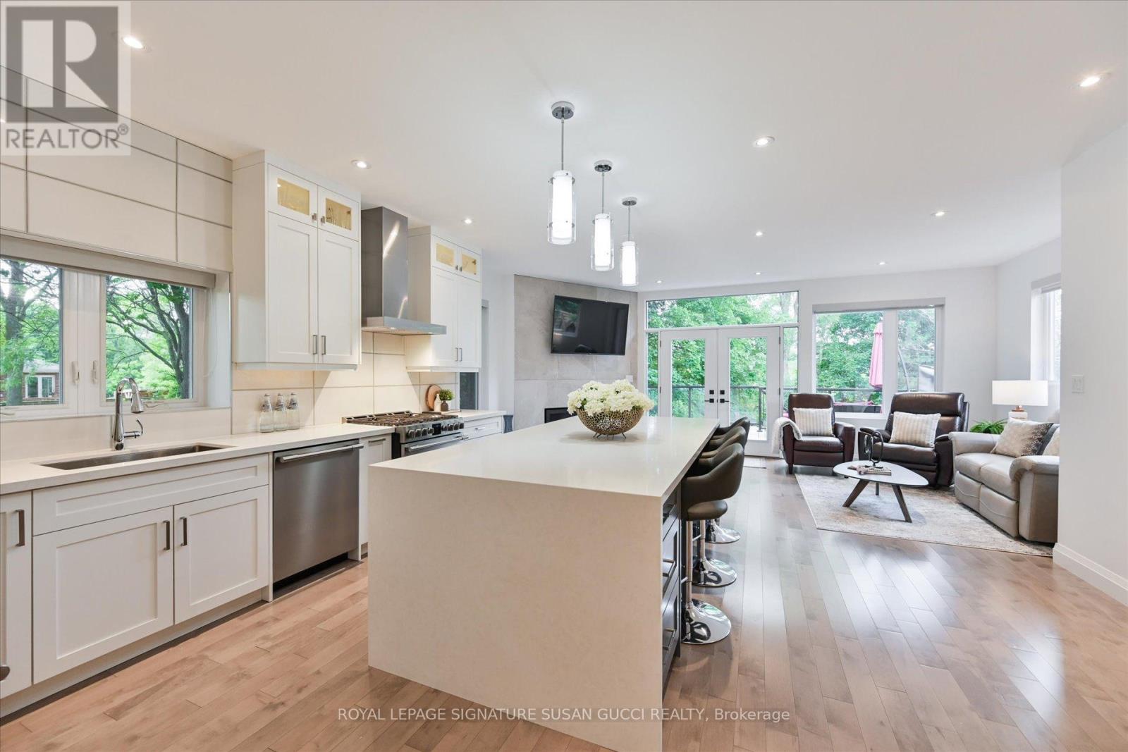 475 Donlands Avenue, Toronto, Ontario  M4J 3S4 - Photo 15 - E13458922