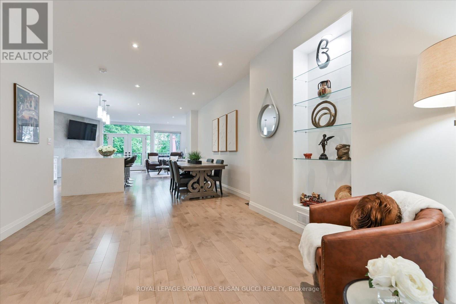 475 Donlands Avenue, Toronto, Ontario  M4J 3S4 - Photo 6 - E13458922