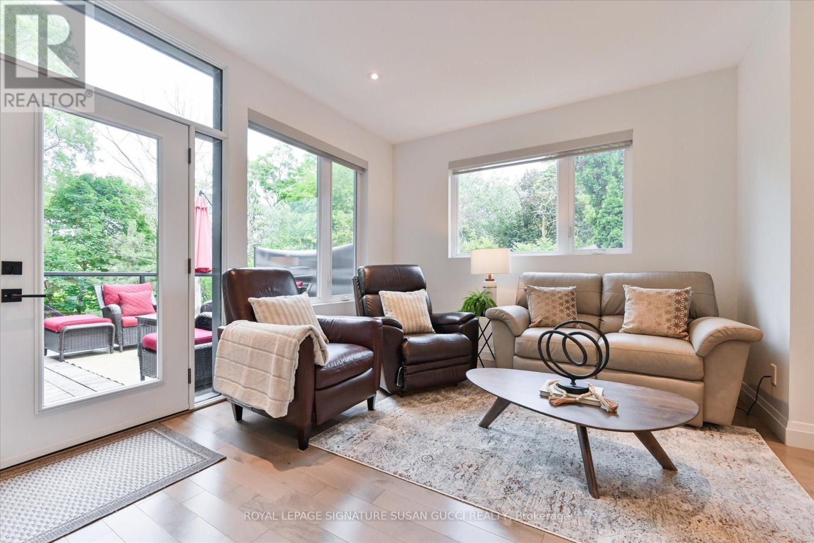 475 Donlands Avenue, Toronto, Ontario  M4J 3S4 - Photo 11 - E13458922