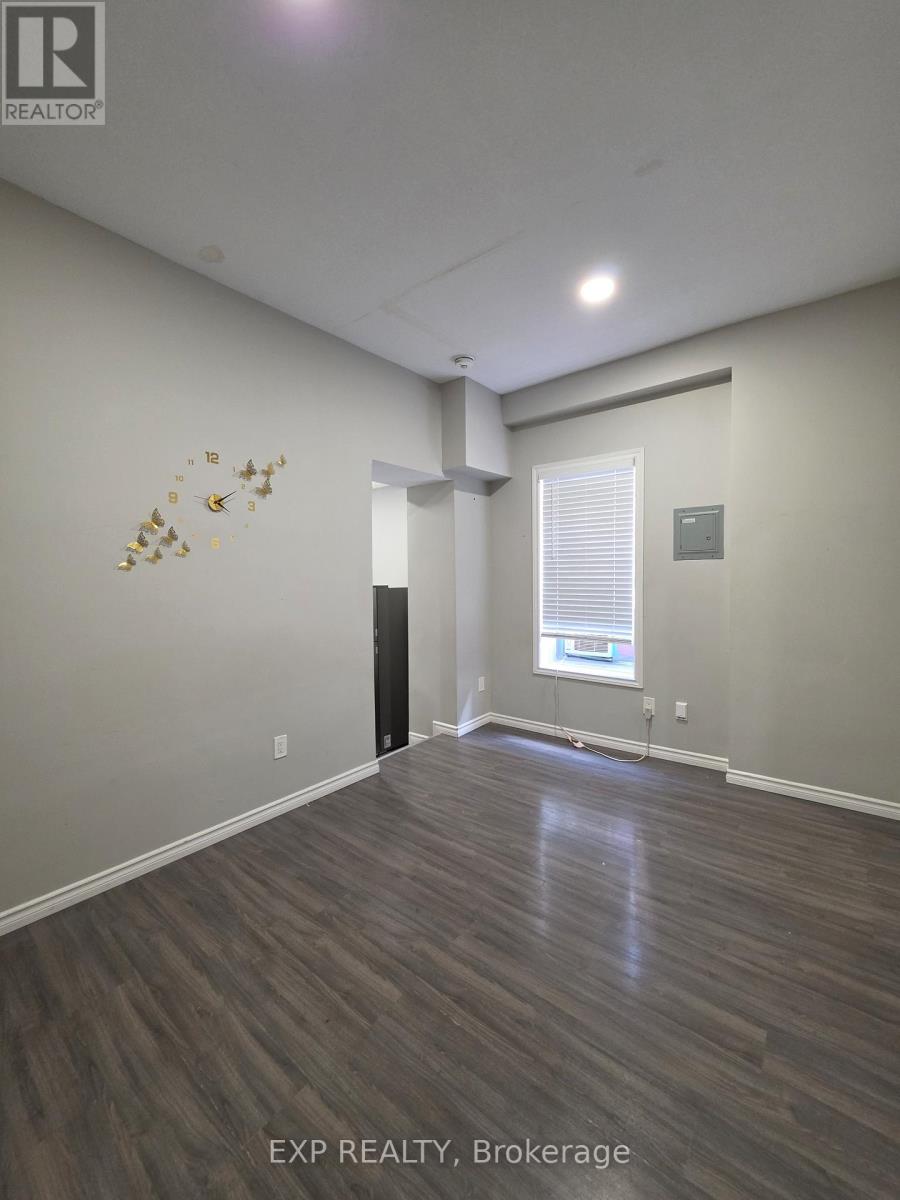 3 - 70 Victoria Street S, Hamilton, Ontario  L8N 2S7 - Photo 2 - X13463808
