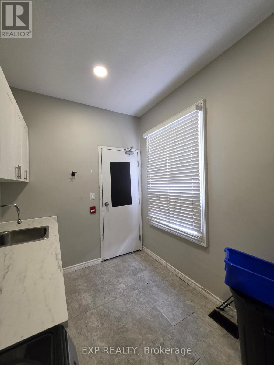 3 - 70 Victoria Street S, Hamilton, Ontario  L8N 2S7 - Photo 7 - X13463808