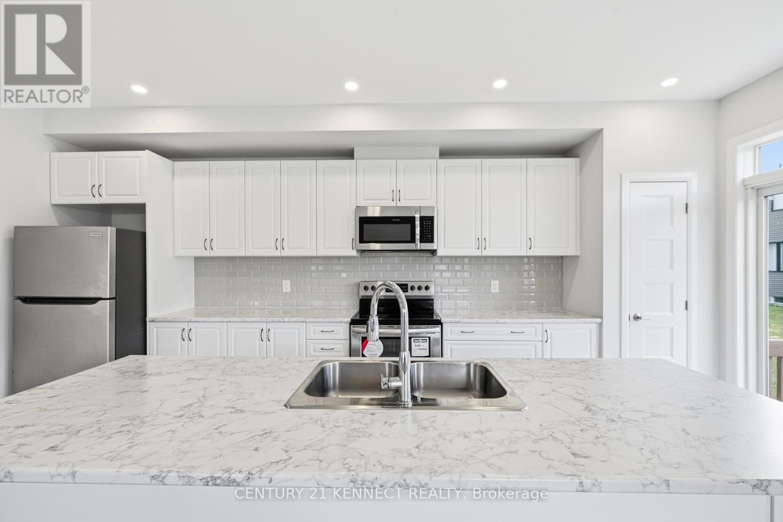 1001 Ballyhale Heights, Ottawa, Ontario  K2J 6Y6 - Photo 9 - X13463932