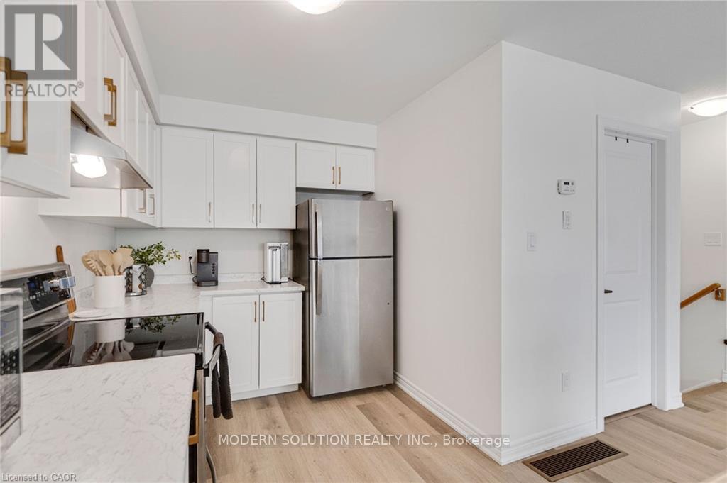 96 Dryden Lane, Hamilton, Ontario L8H 0B6 - Photo 17 - X13463938