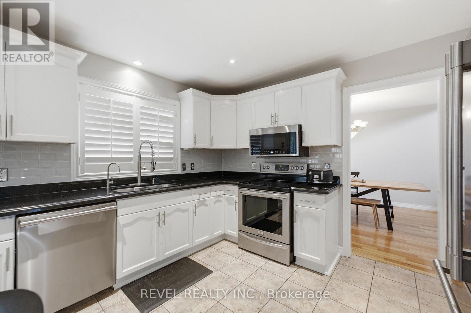 11 Maynard Street, Hamilton, Ontario  L9B 1A9 - Photo 12 - X13463968