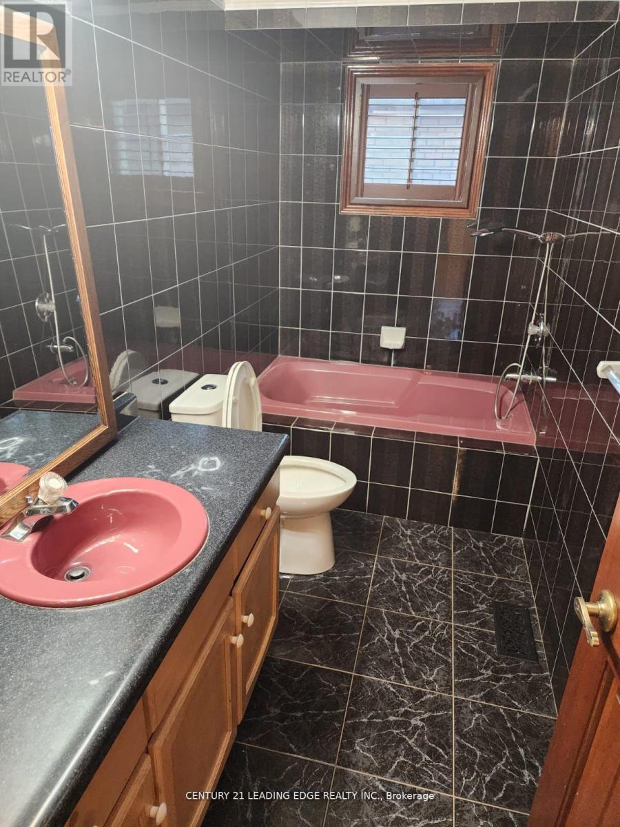 11 Westlawn Drive, Hamilton, Ontario  L9B 2J4 - Photo 15 - X13463988