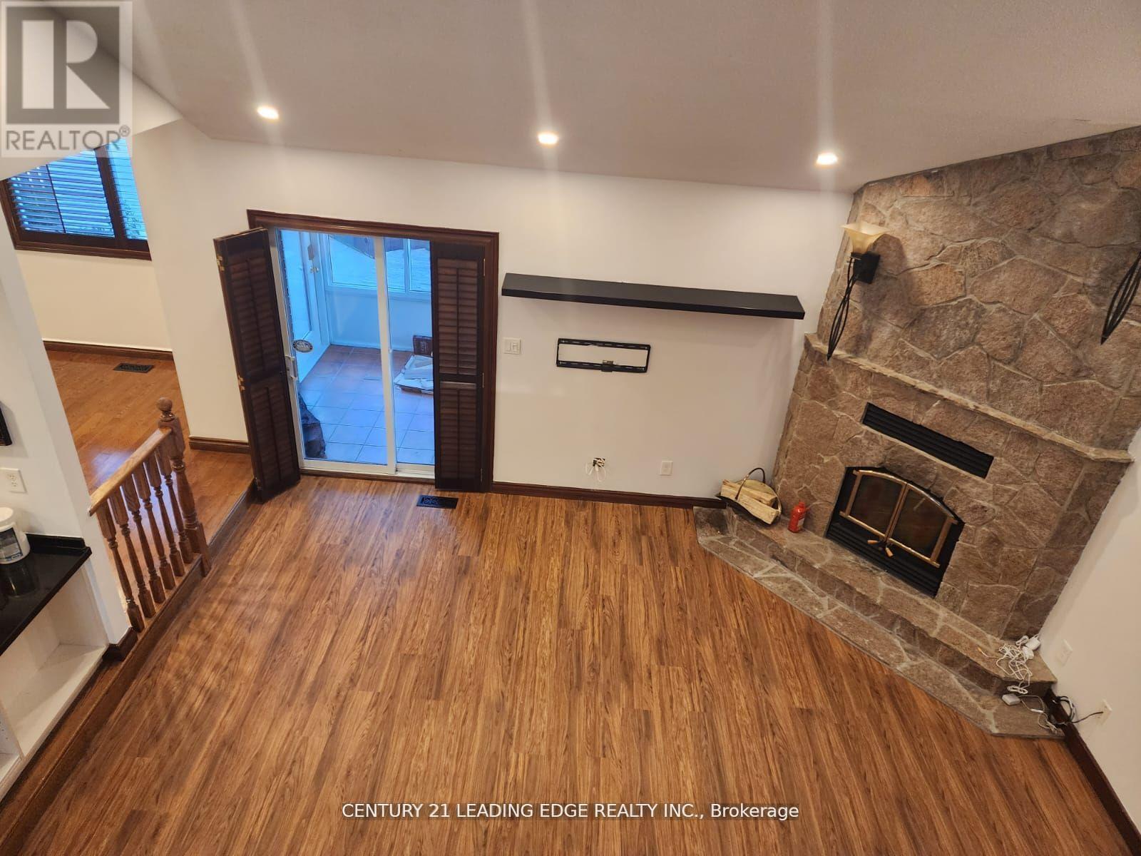 11 Westlawn Drive, Hamilton, Ontario  L9B 2J4 - Photo 4 - X13463988