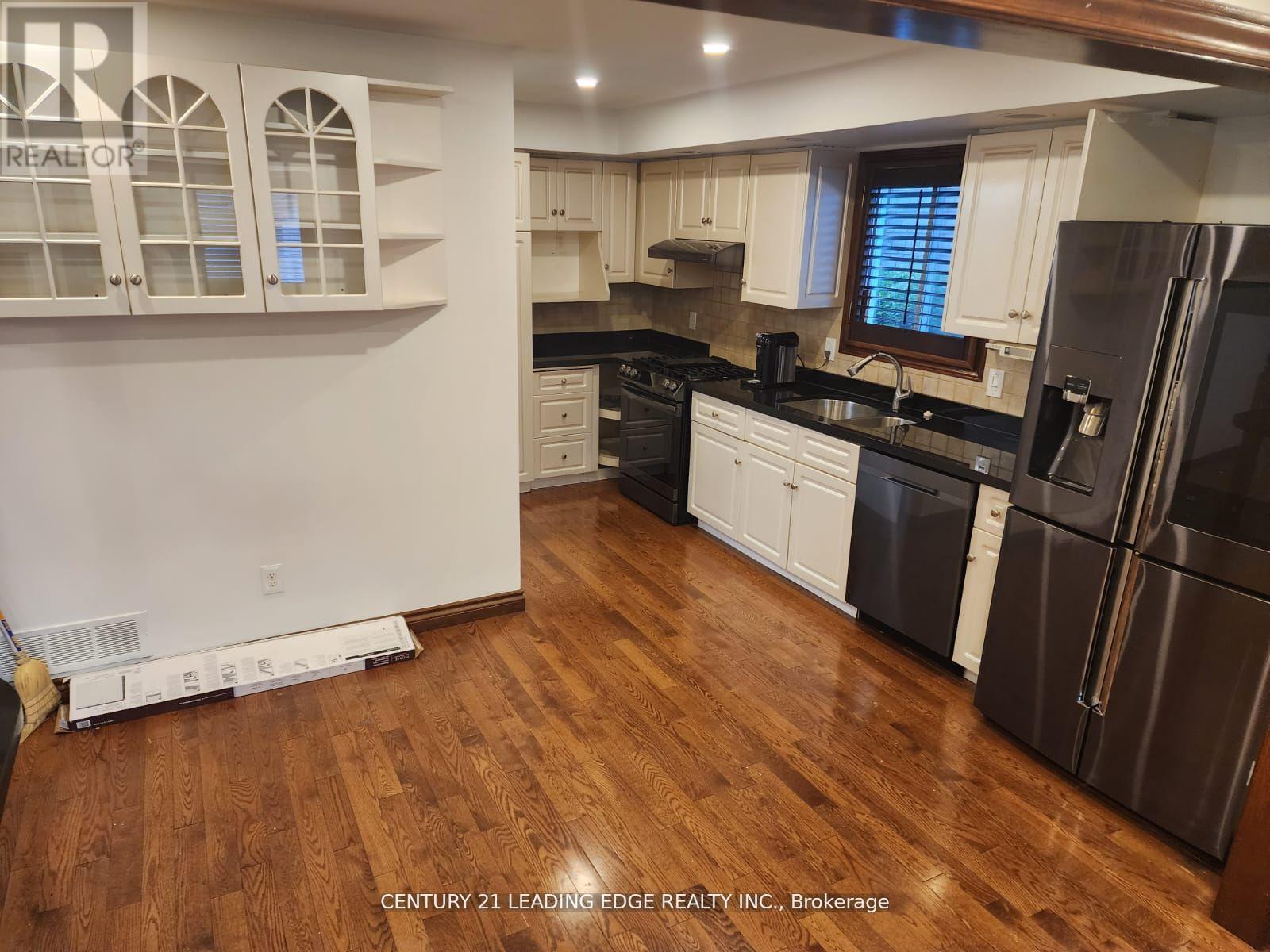 11 Westlawn Drive, Hamilton, Ontario  L9B 2J4 - Photo 5 - X13463988