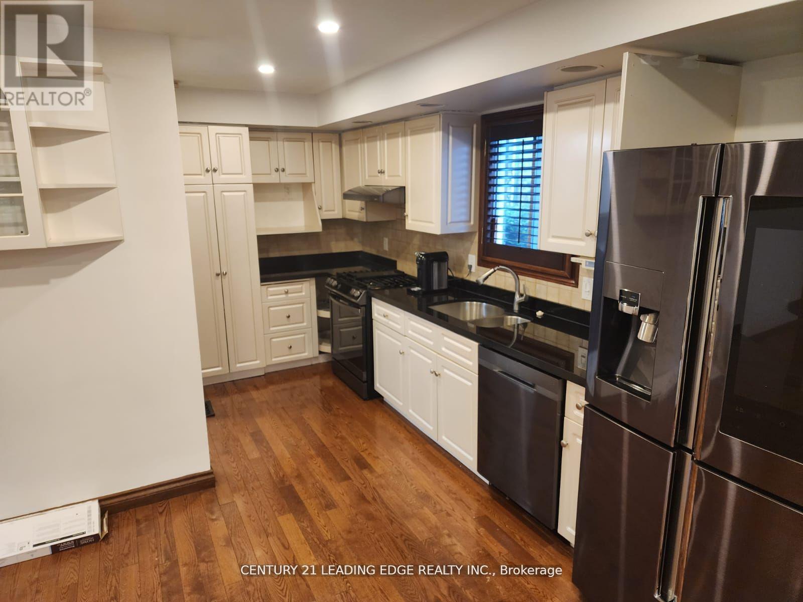 11 Westlawn Drive, Hamilton, Ontario  L9B 2J4 - Photo 6 - X13463988