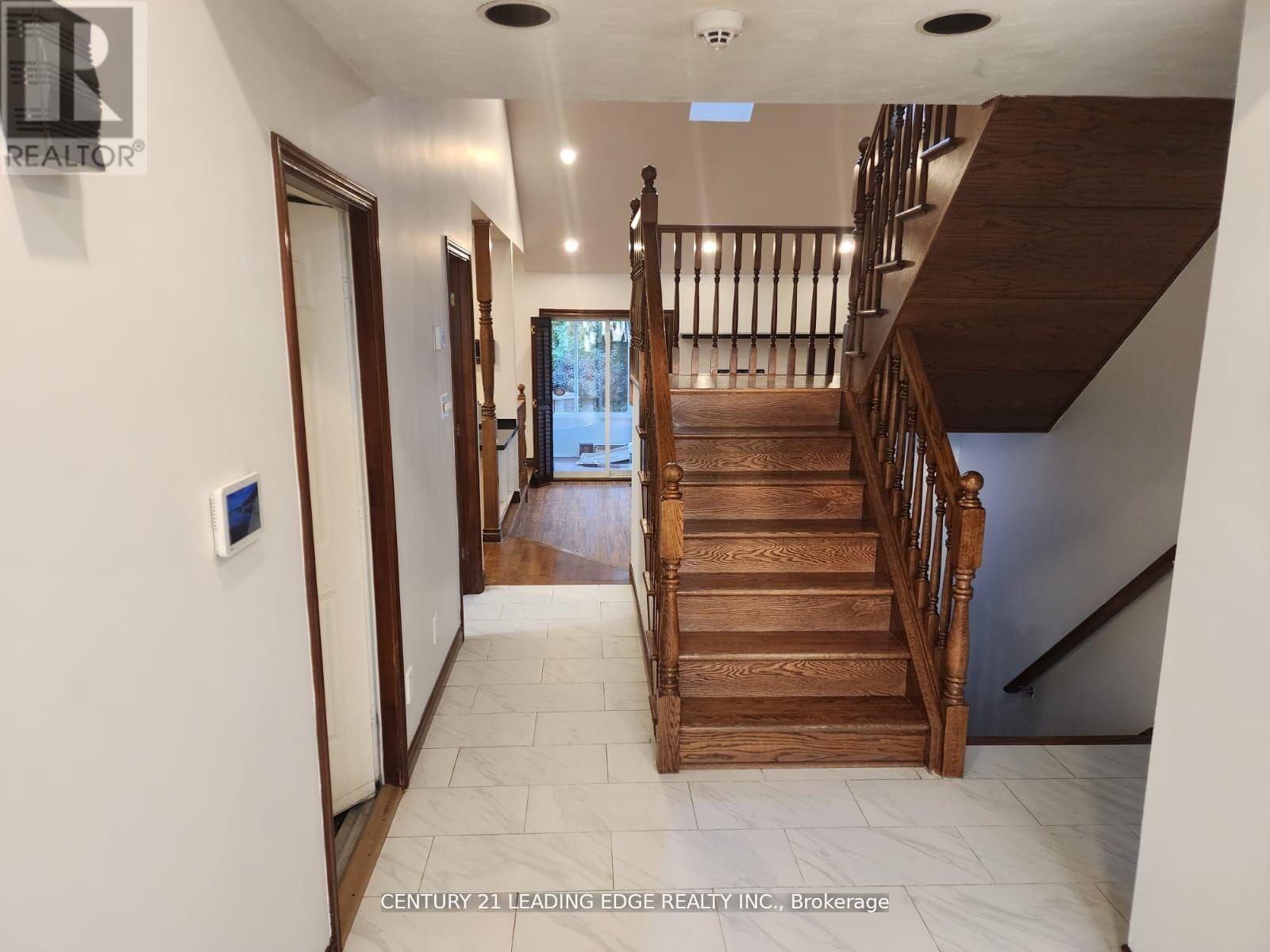 11 Westlawn Drive, Hamilton, Ontario  L9B 2J4 - Photo 8 - X13463988