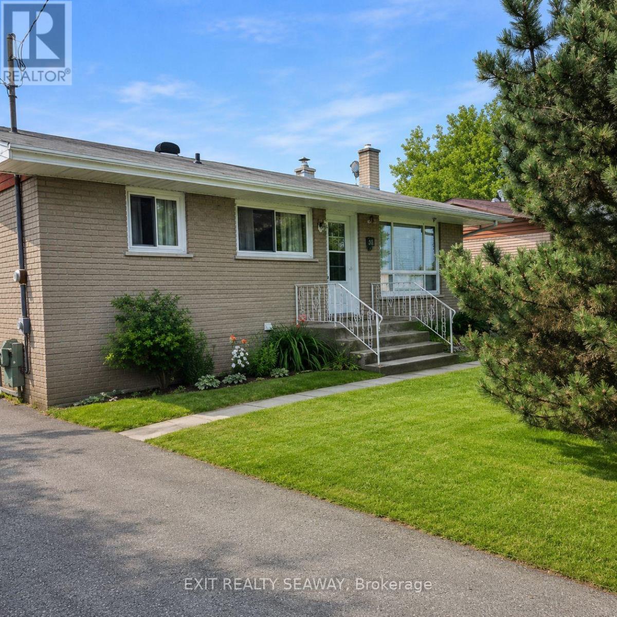320 BALMORAL AVENUE, Cornwall, Ontario