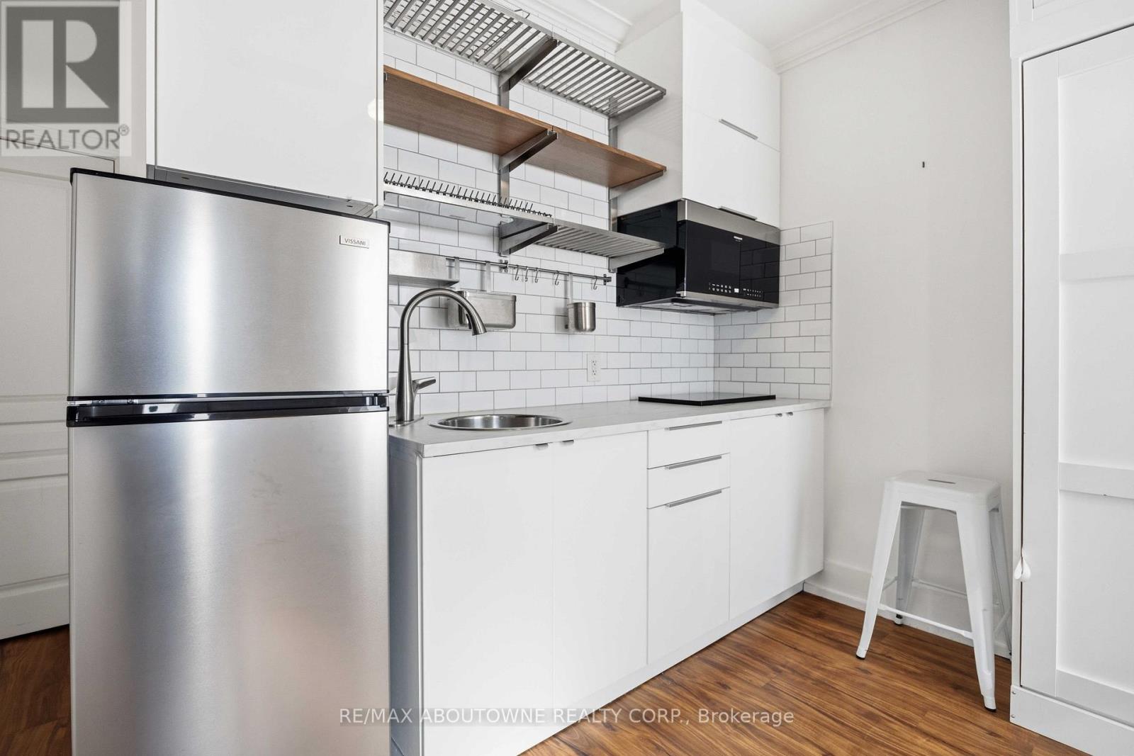 4 - 793 Pape Avenue, Toronto, Ontario  M4K 3T2 - Photo 8 - E13223070