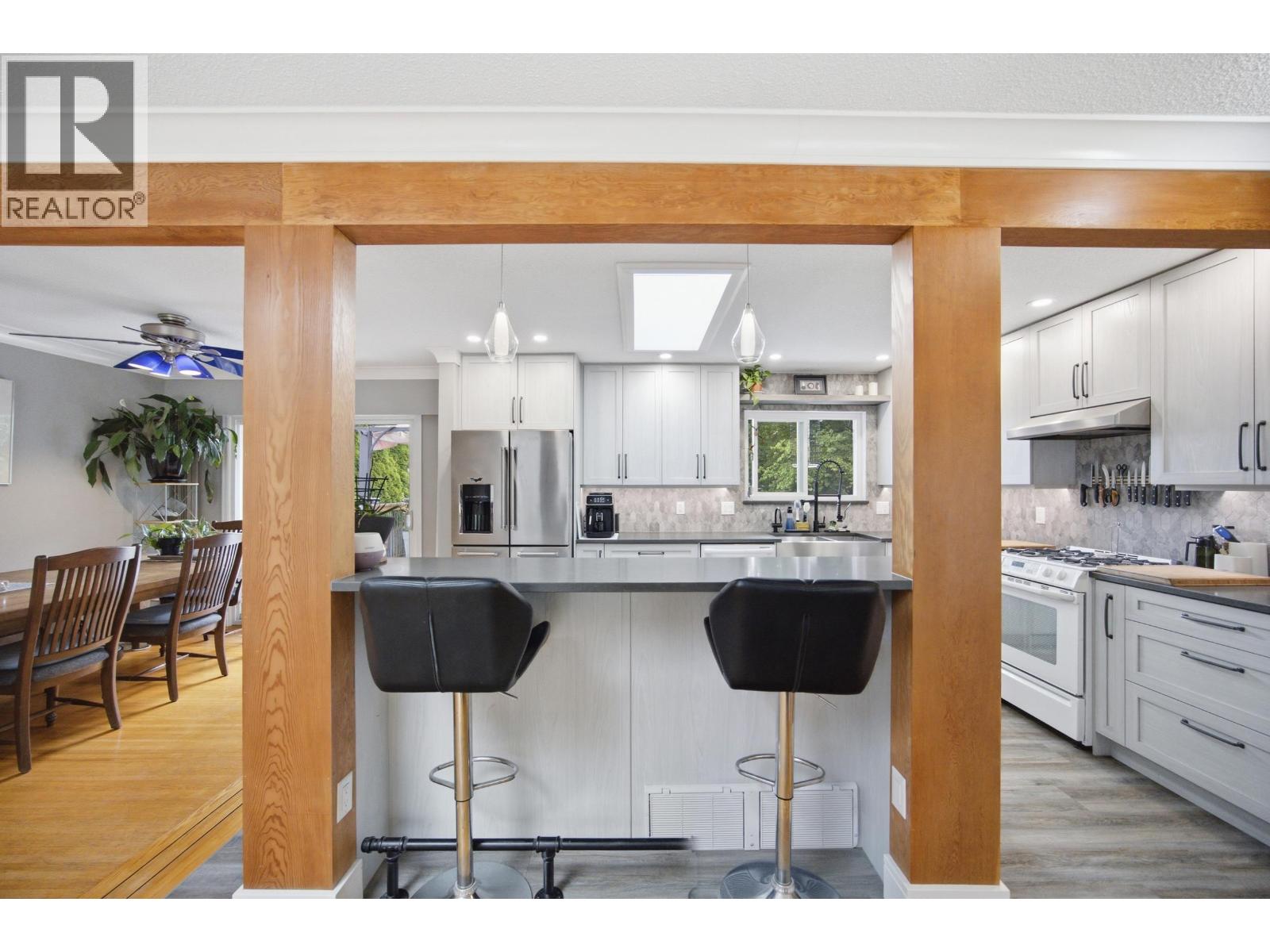 944 Tollcross Road, North Vancouver, British Columbia  V7H 2G2 - Photo 7 - R3137396