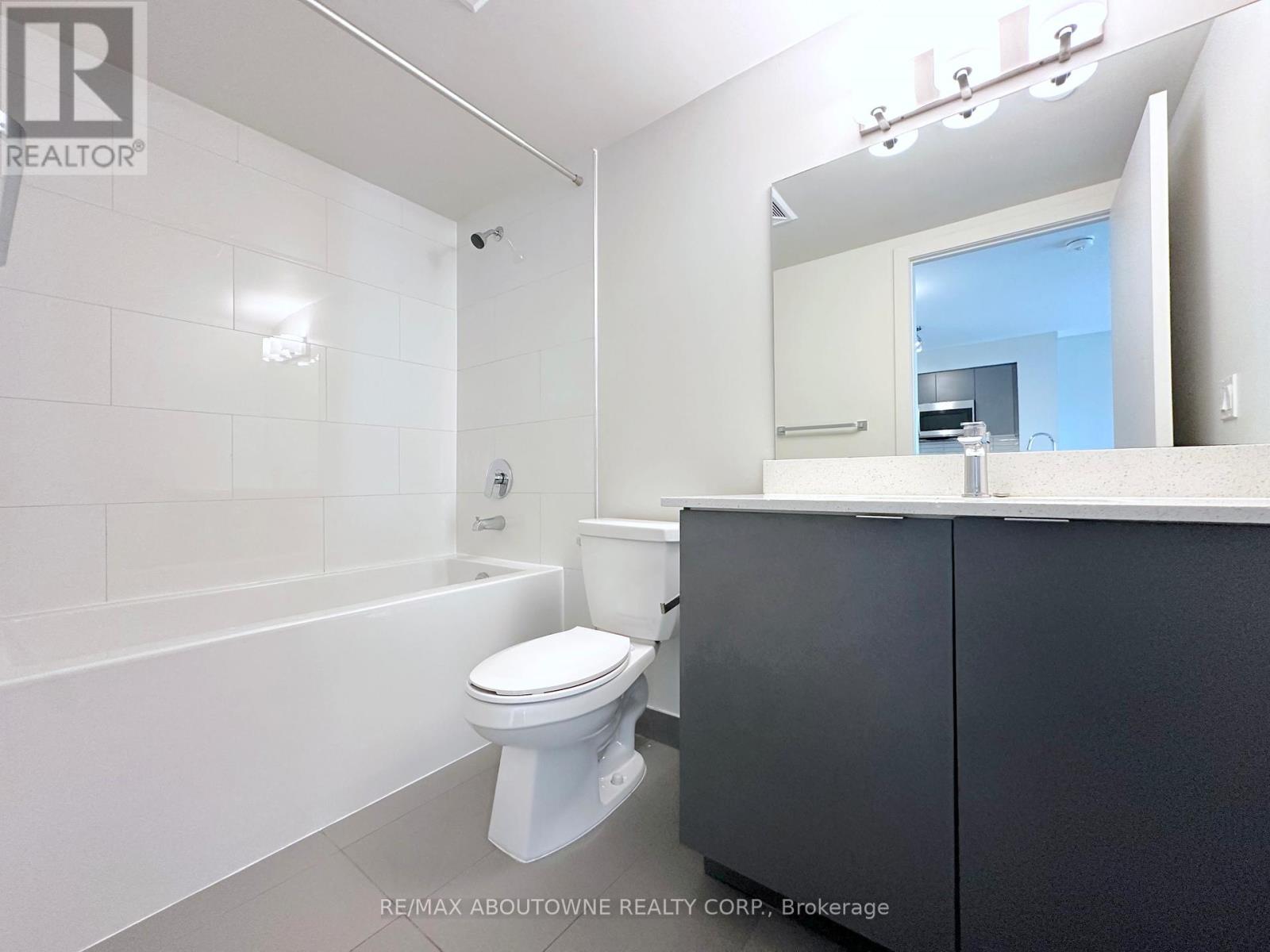 514 - 3385 Dundas Street W, Toronto, Ontario  M6S 2S2 - Photo 8 - W13094534