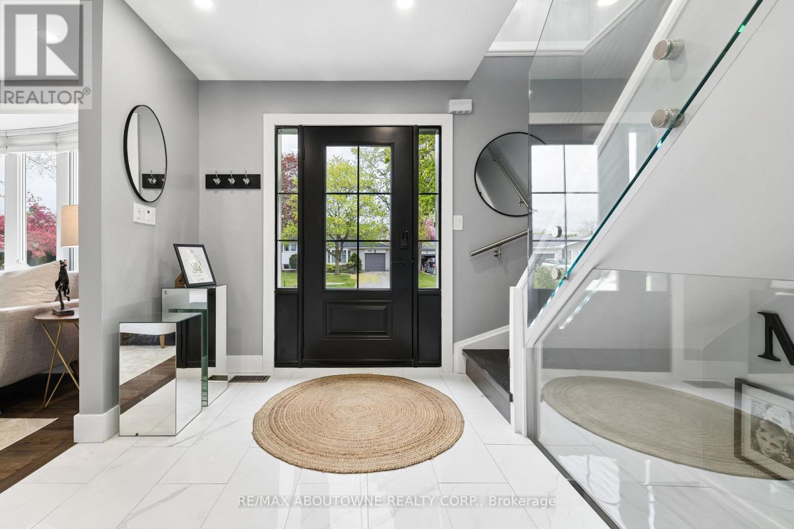441 Withnell Crescent, Oakville, Ontario  L6L 3M1 - Photo 5 - W13133318